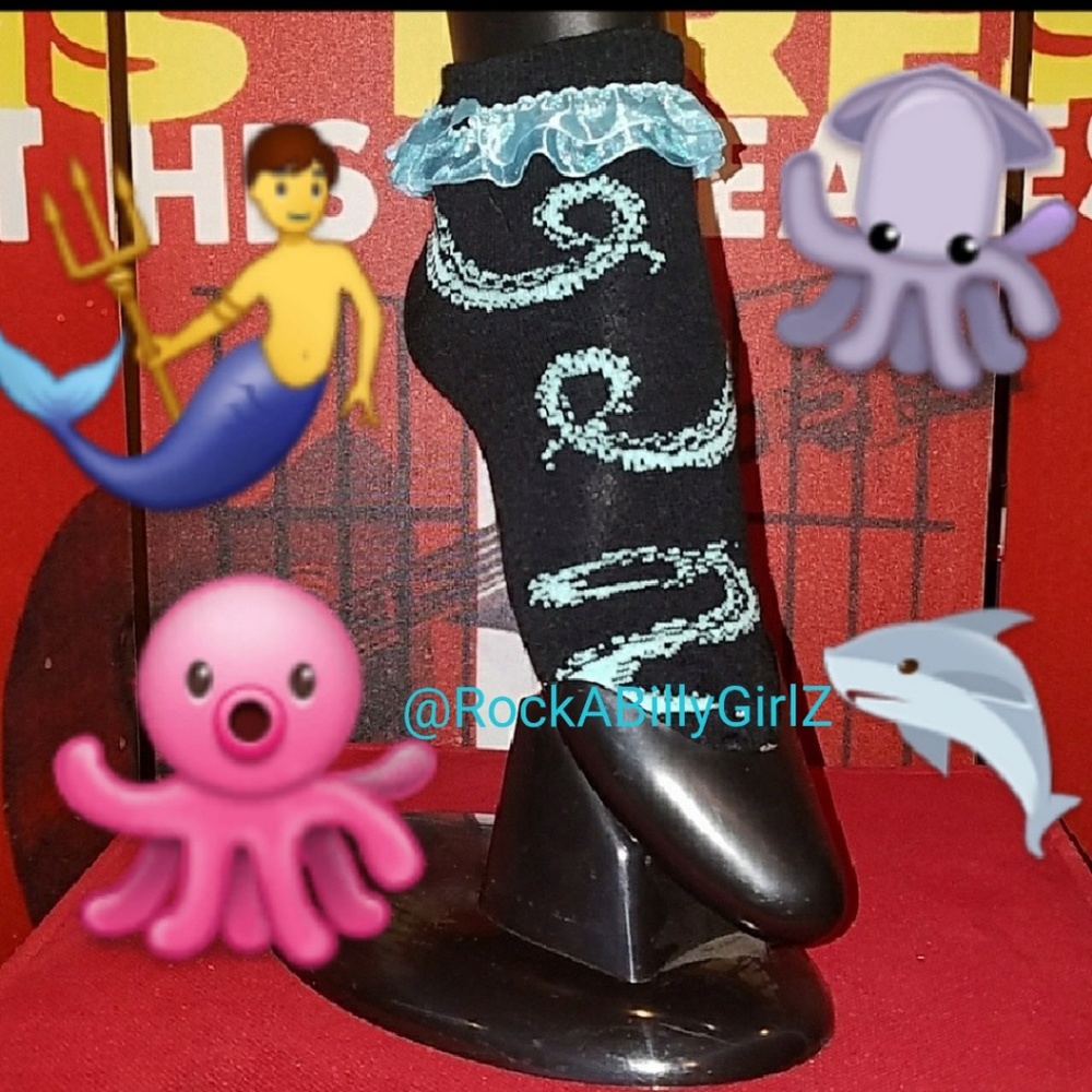 Too Fast Tentacles Blue Ruffle Ankle Socks Octopus